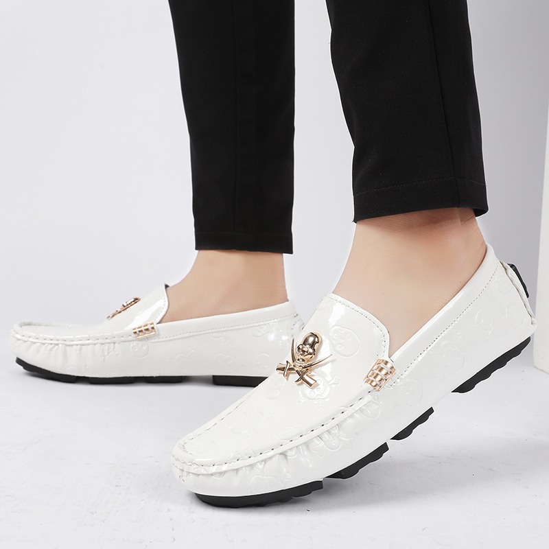 Patent Leather Shine - Herren Qualitäts-Slipper mit Totenkopf-Design, luxuriöse, stilvolle