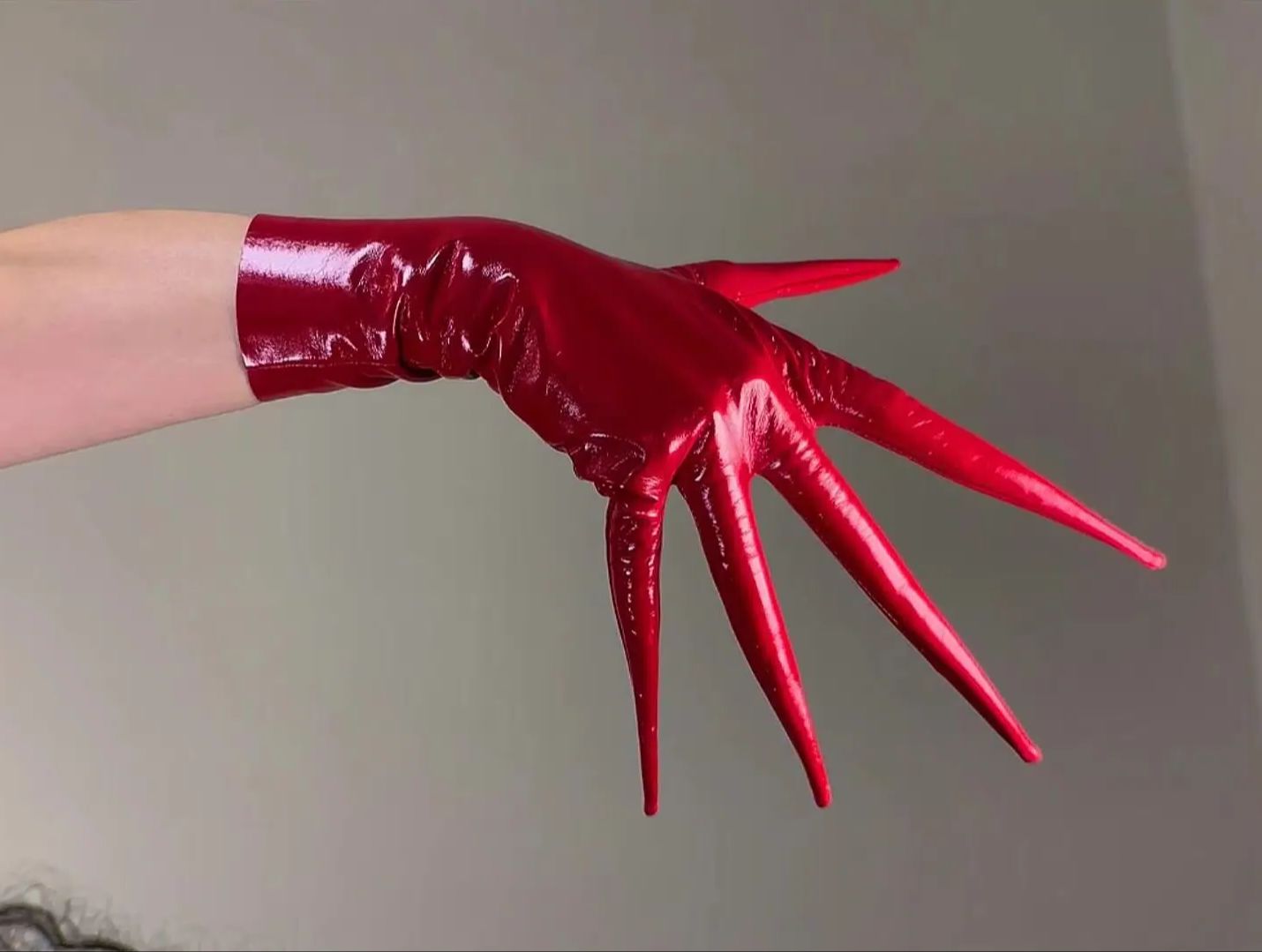 Glanzrote Krallenhandschuhe, g – Patent Leather Shine Bewertung und Preis